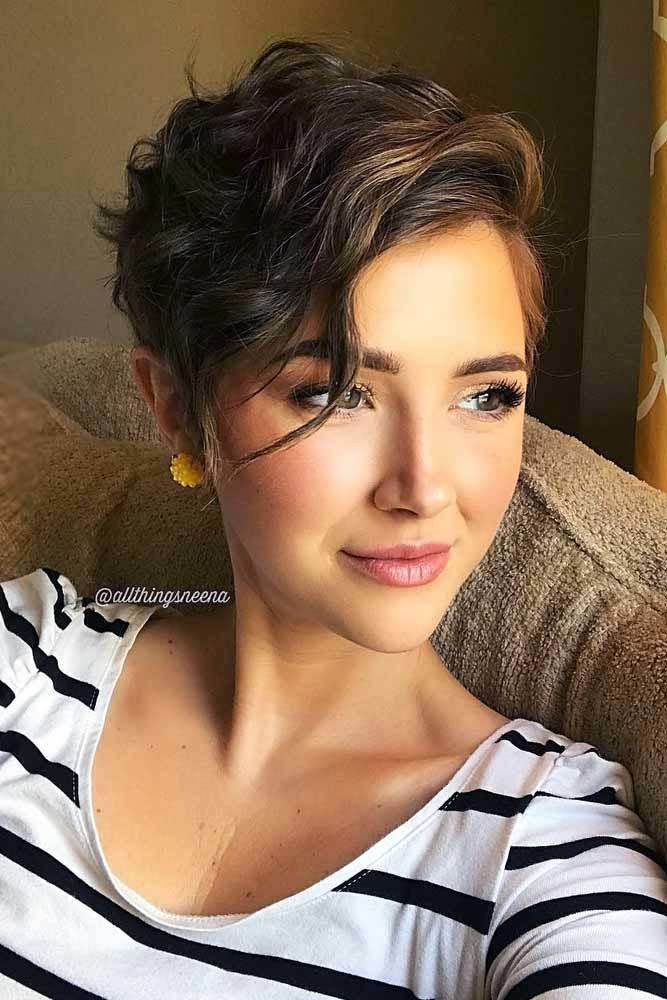 Cortes de cabello Pixie para cabello ondulado #pixiecut #haircuts