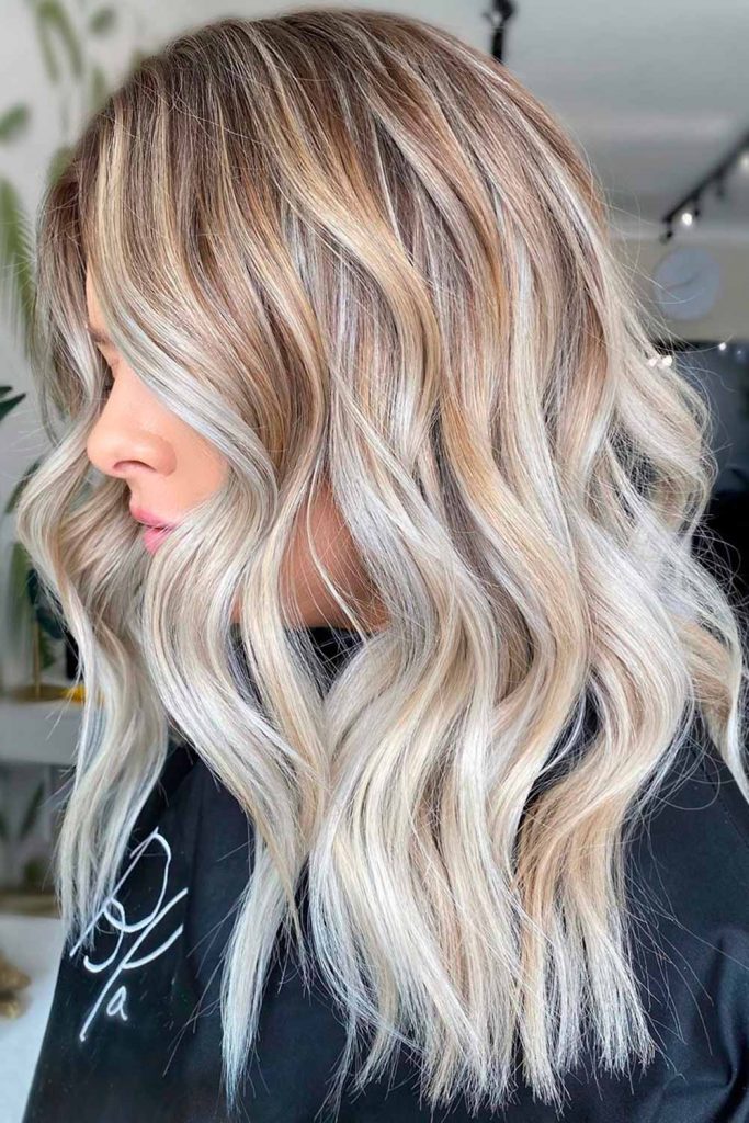 Stylish Look With Ash Blonde Highlights