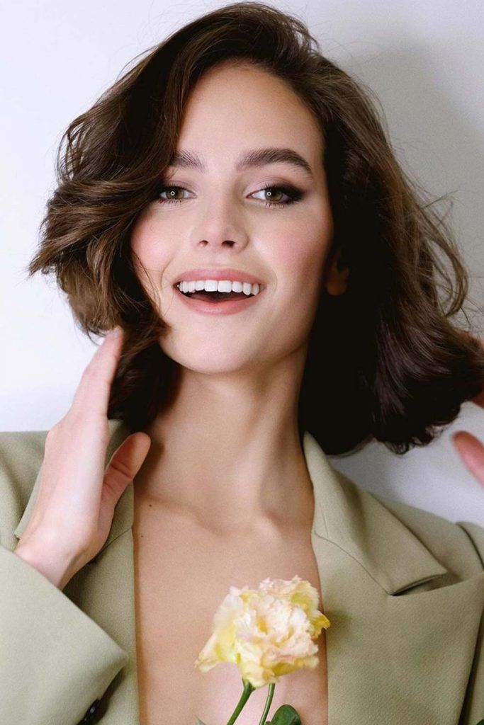 Wavy Layered Bob Haircut Brown #bob #bobhaircuts