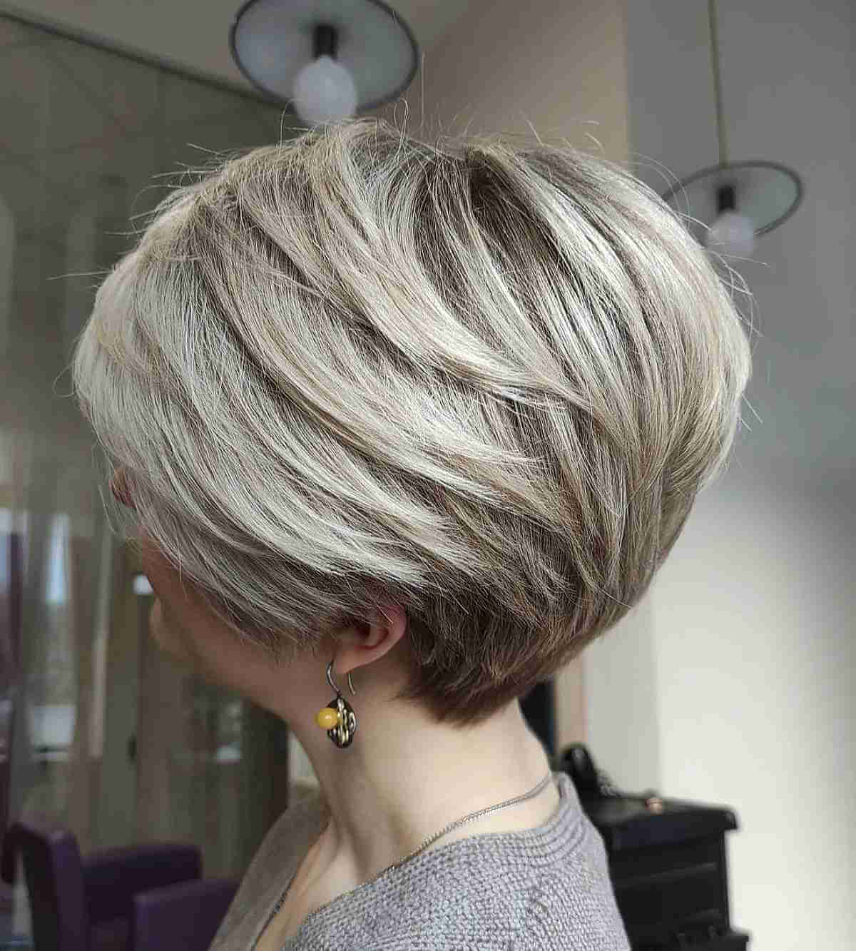 A flattering way to have thick hair with short haircuts