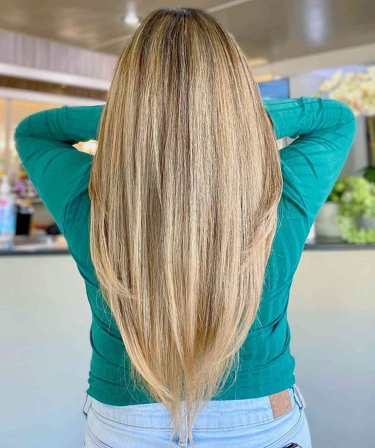 Ashy Blonde Full-Head Highlights