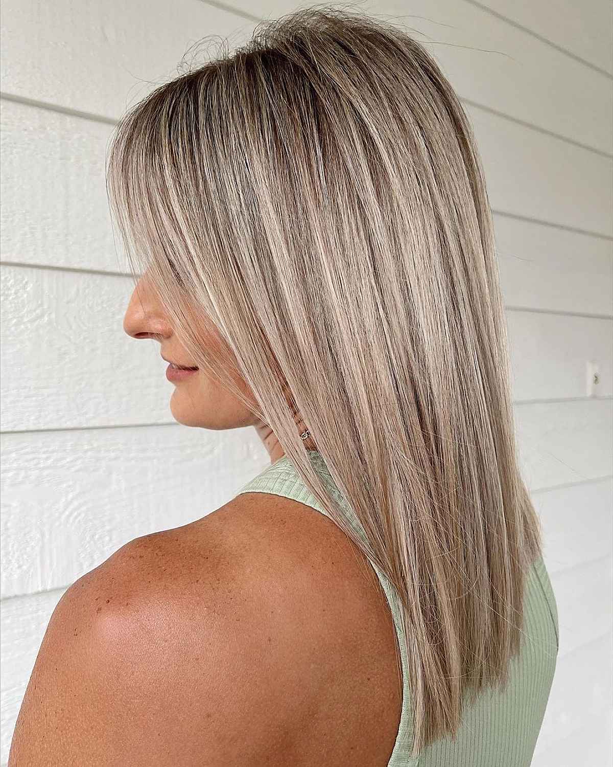 Blonde Balayage on Sleek Mid-Length Hair