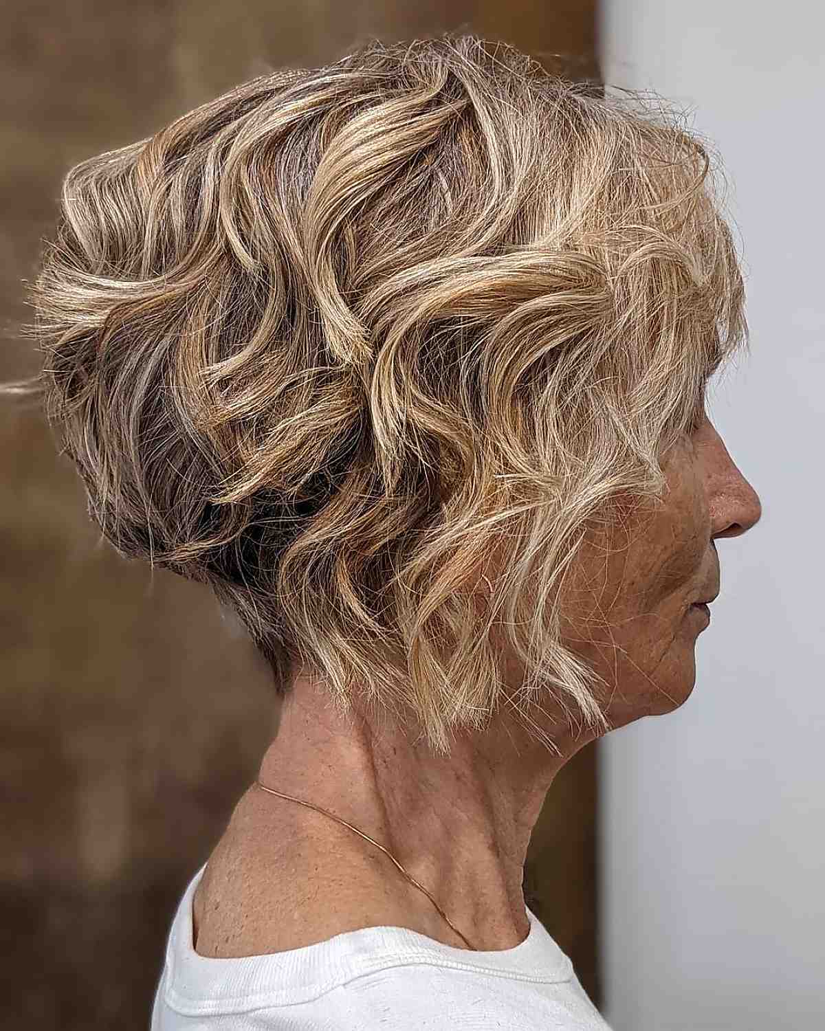 Blonde wavy bob hairstyle