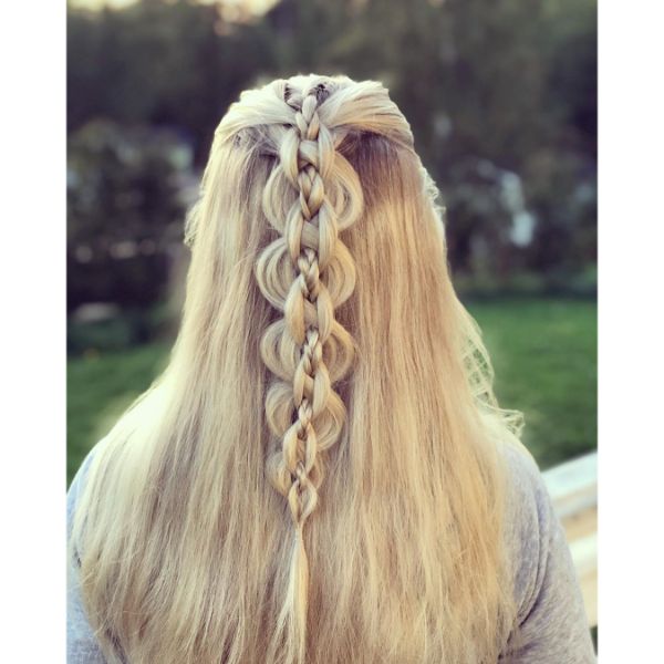 Chain- Patterned Braid for Long Hair