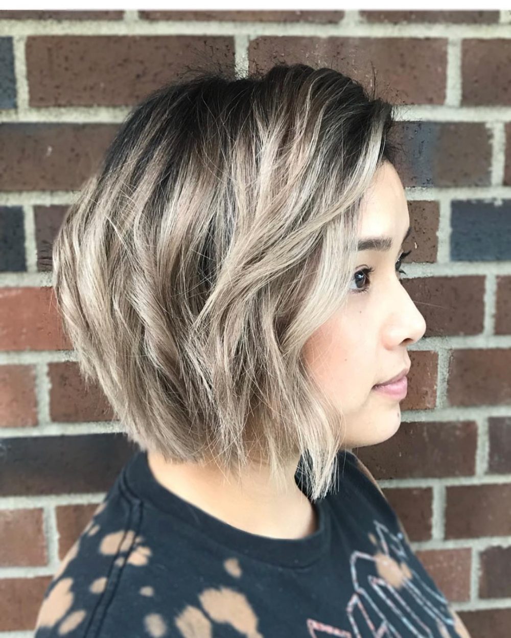 Chic Chin-Length Bob for a Round Faced Girl