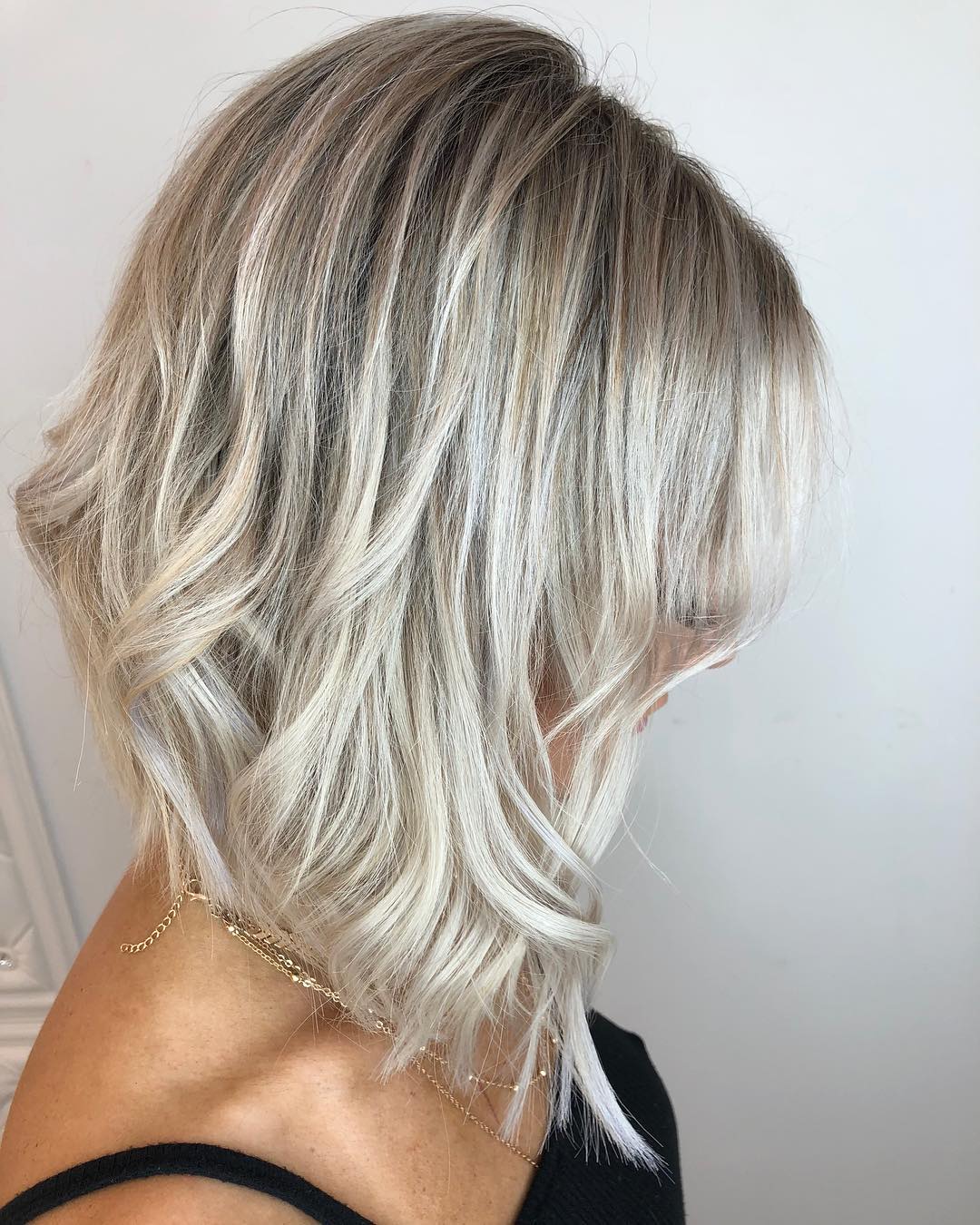 Collarbone-Length Inverted Lob