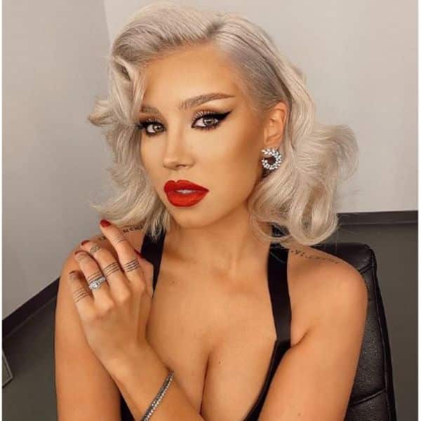 Glam Waves For Medium Platinum Blonde Haircut