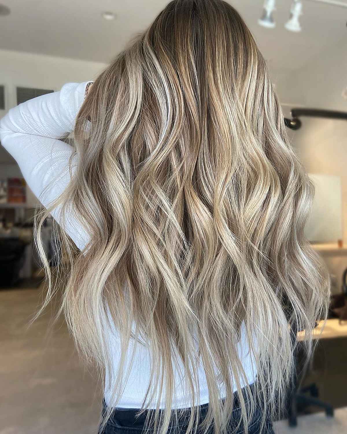 Gorgeous dirty blonde hair with highlights