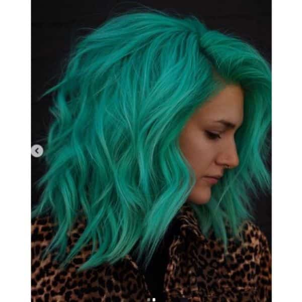 Green Teal Medium Haircut For Wavy Hair