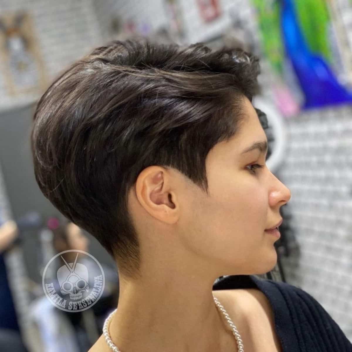 Long androgynous pixie