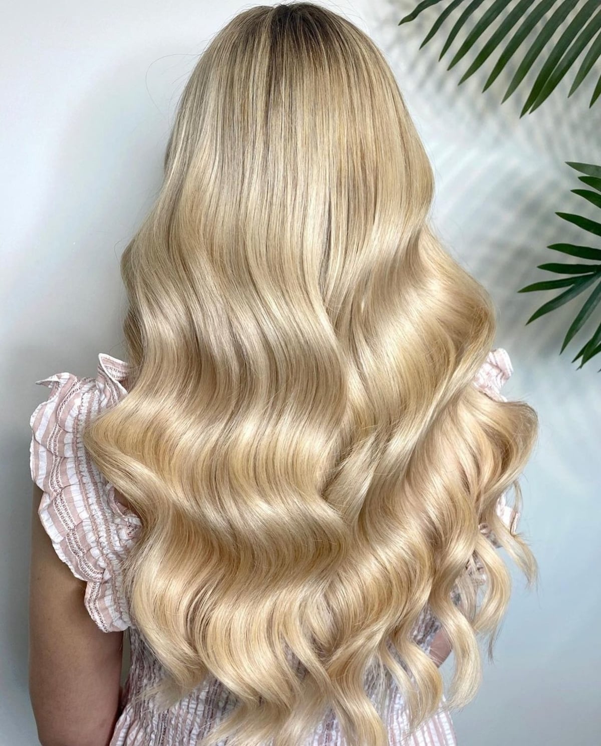 Long blonde wavy hairstyle