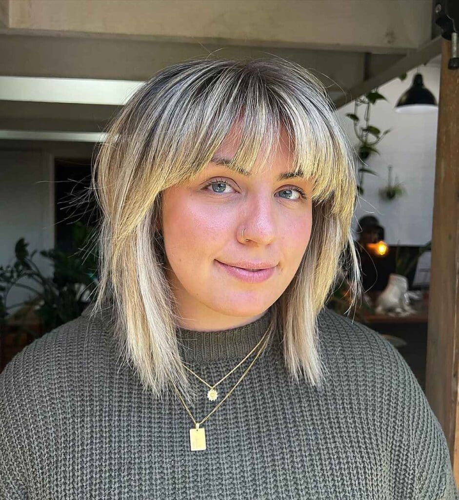 23 Medium Layered Haircuts with Bangs for a Stunning Combination