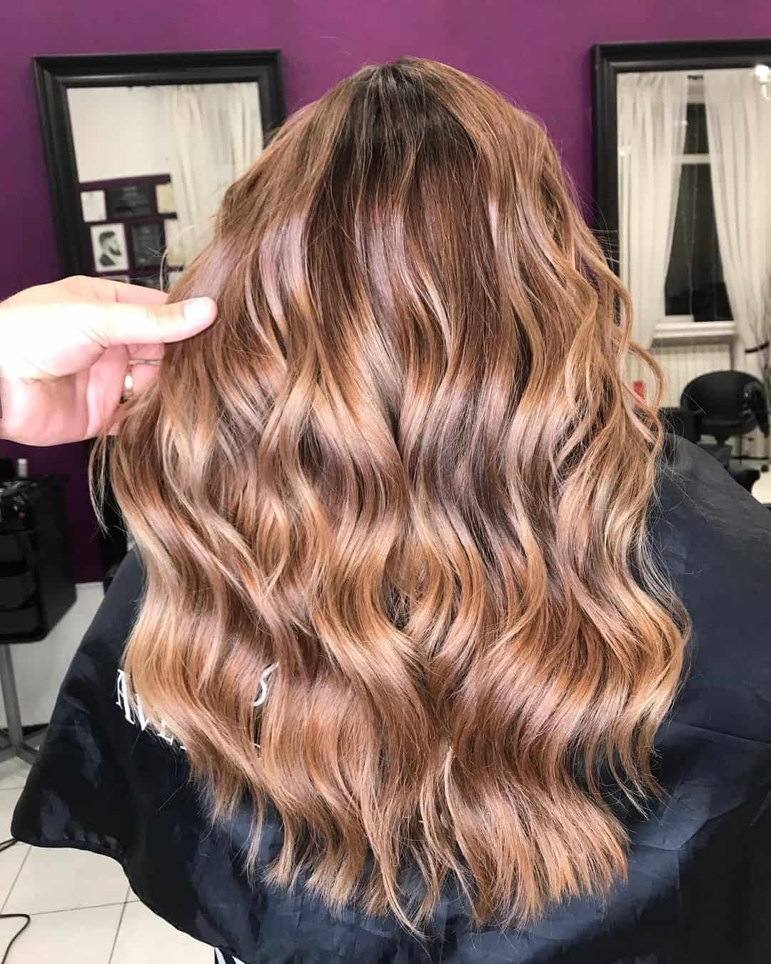 Loose Wavy Curls Highlight Look 