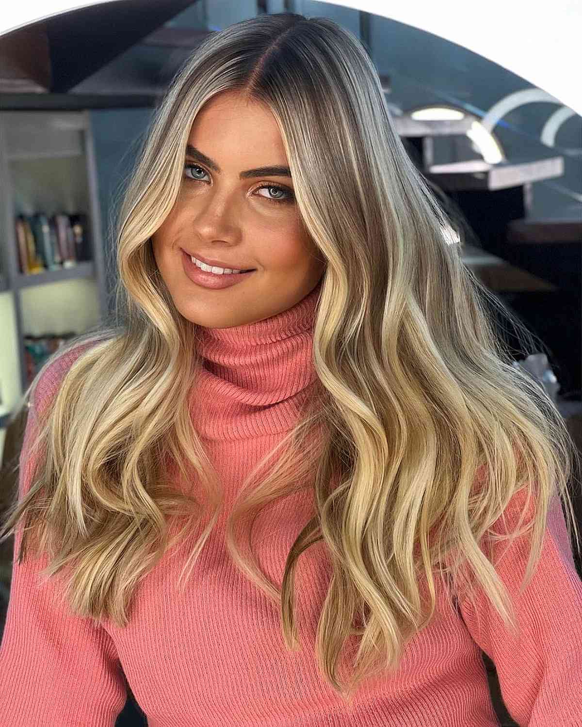 Messy wavy long hairstyle