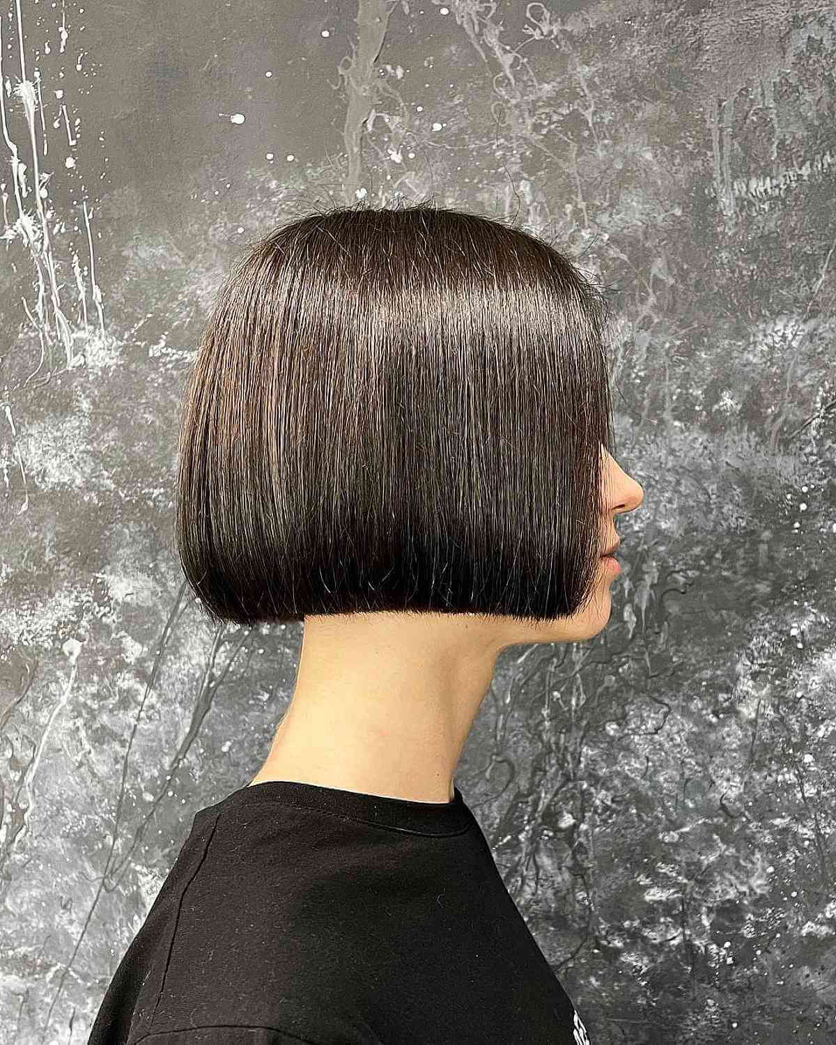 One-Length Sleek Bob Style at the Jawline