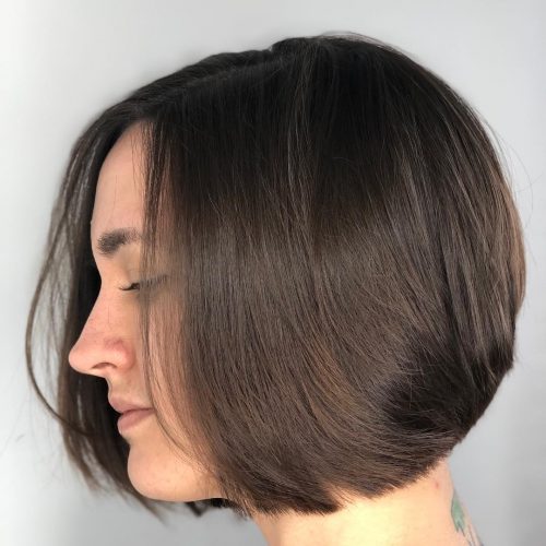 Picture of sleek yet edgy short hairstyle for long faces