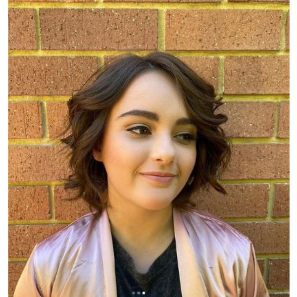 Relaxed Beach Waves Brown Bob Hairstyle