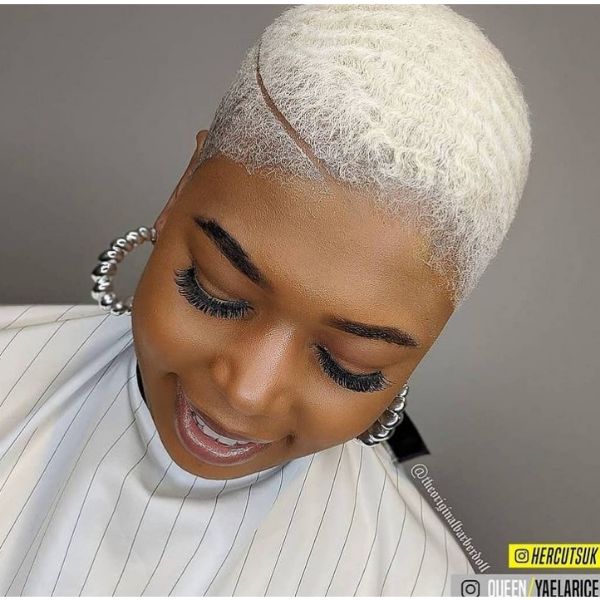 Short Blonde Juice Cut White Blonde Hairstyle