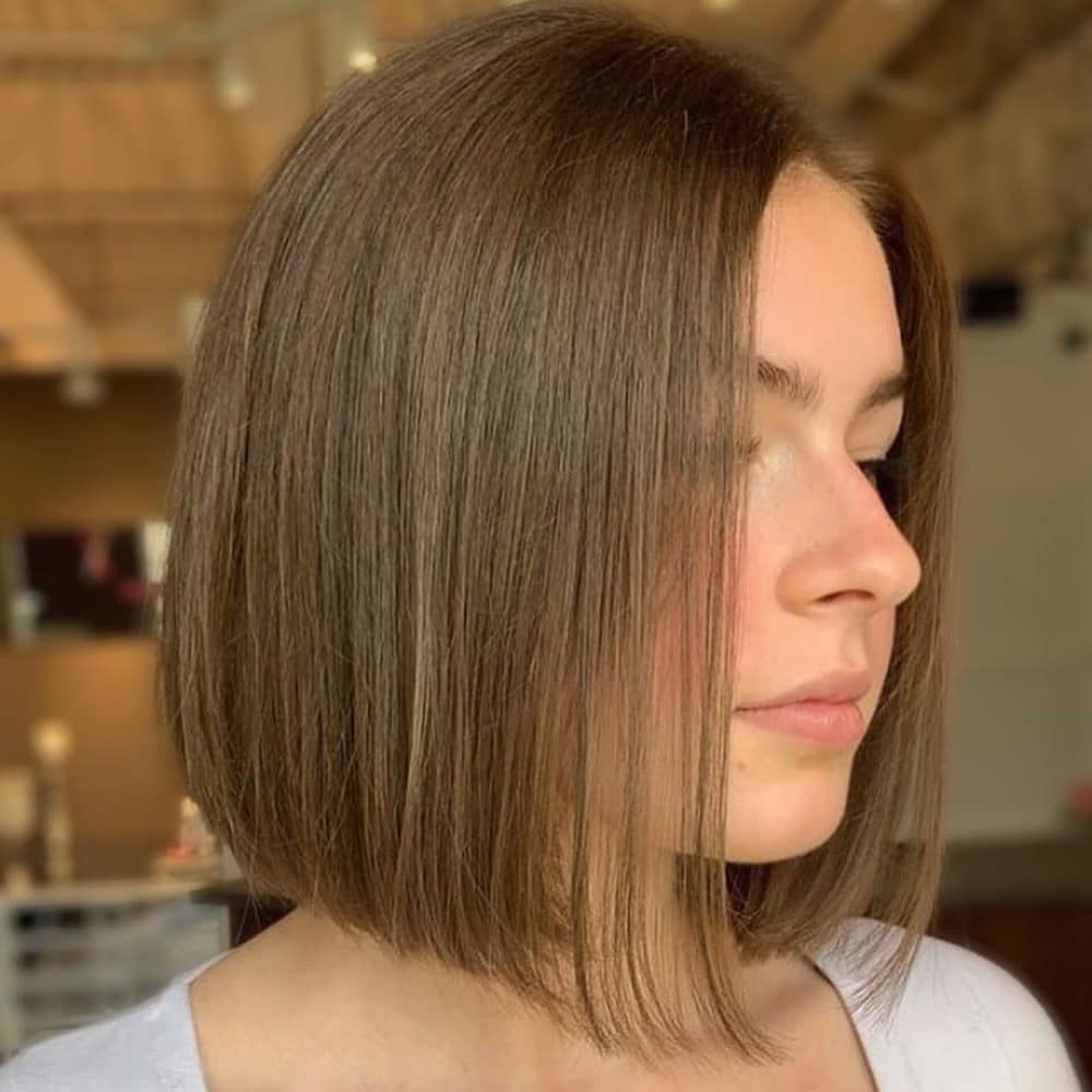 short bob haircut for an oval face