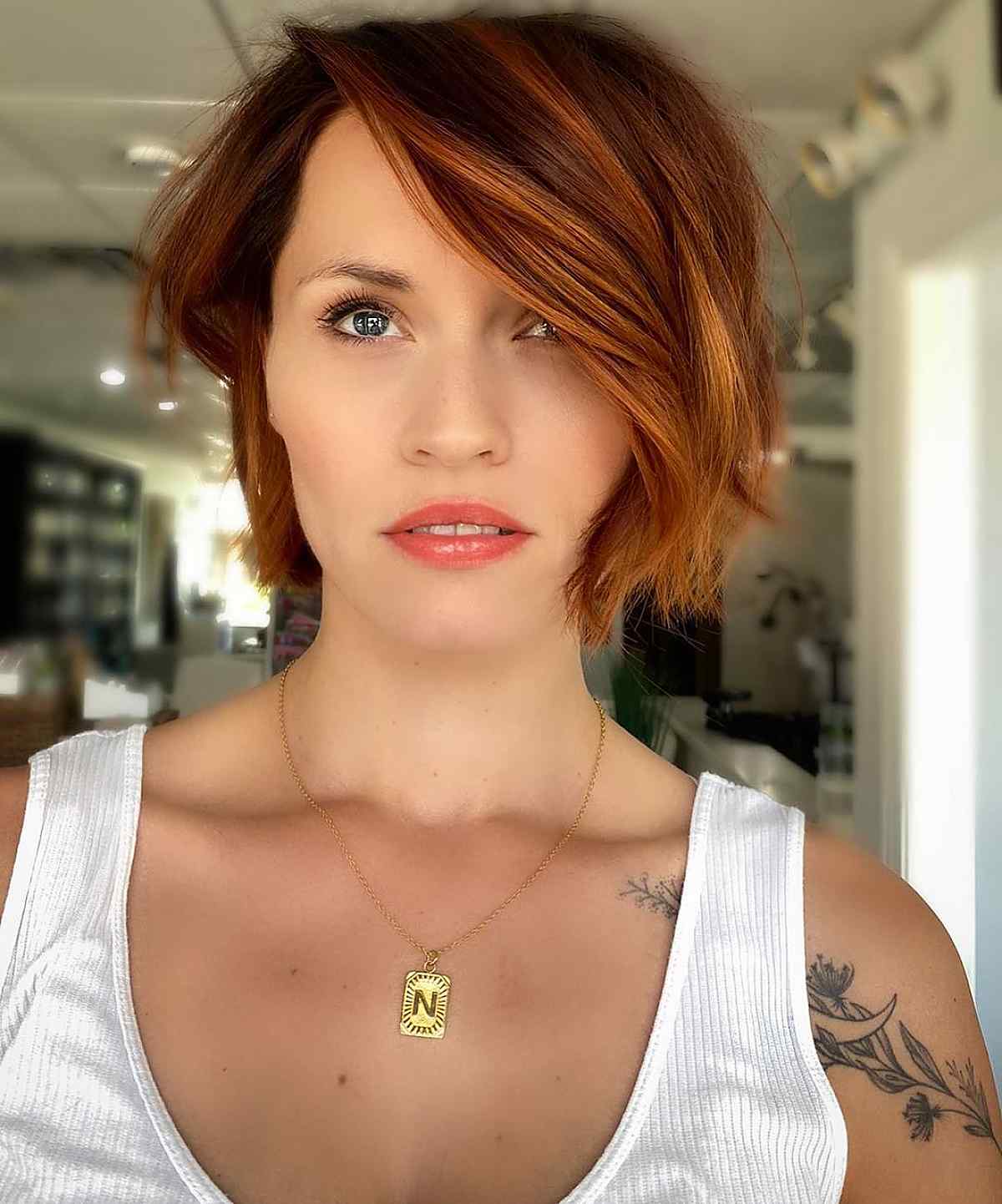 Short copper red bob