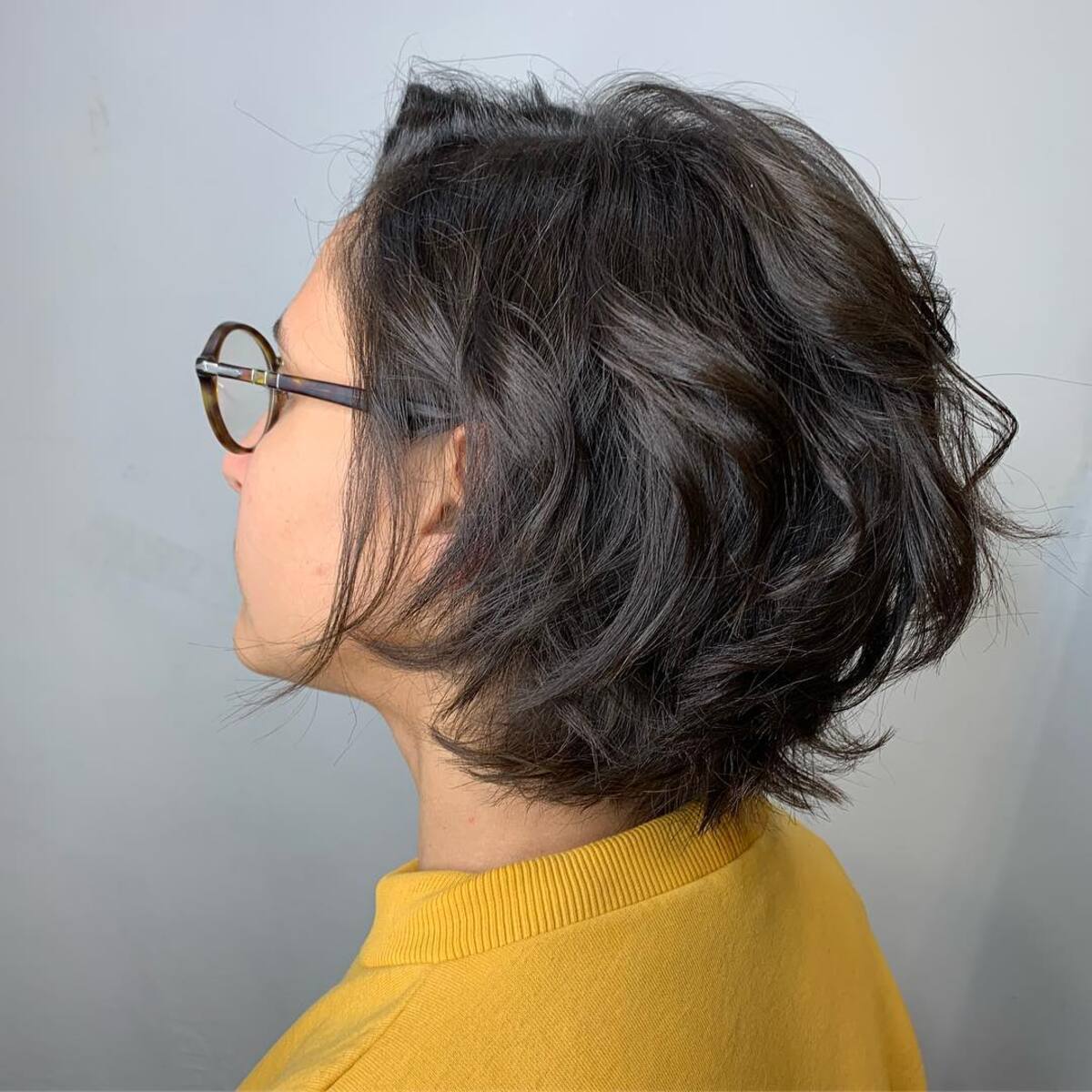 short graduated wavy bob for women