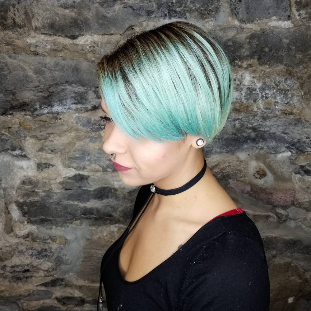 Short hair with a Mint Ombre