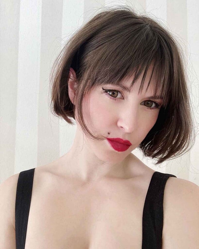 33 Best Short Hair with Bangs Hairstyle Ideas