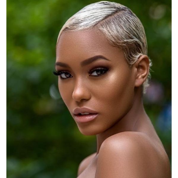 Short Sleek Wavy Bob With Side Part cute hairstyles for short hair