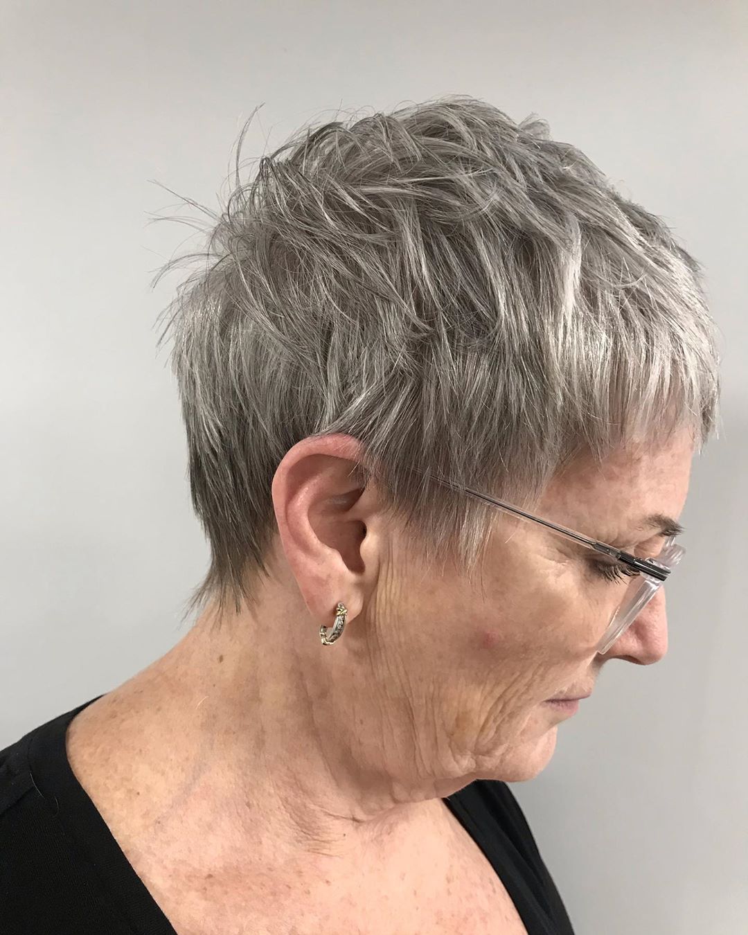 silver-pixie-for-women-over-50