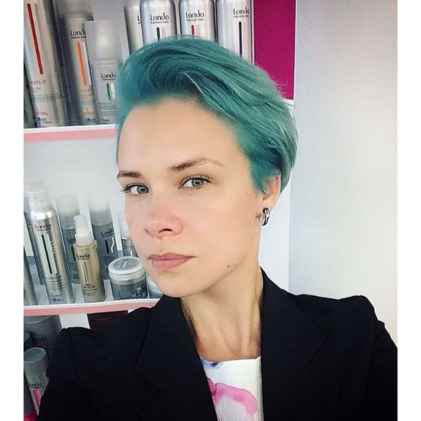  Teal Blue Short Pixie Hairstyles For Women