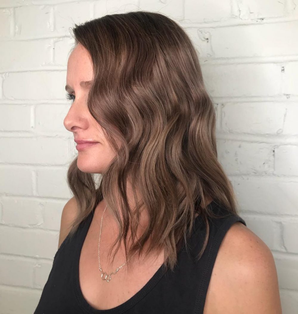 Textured Soft Lob for Women with Oval Faces