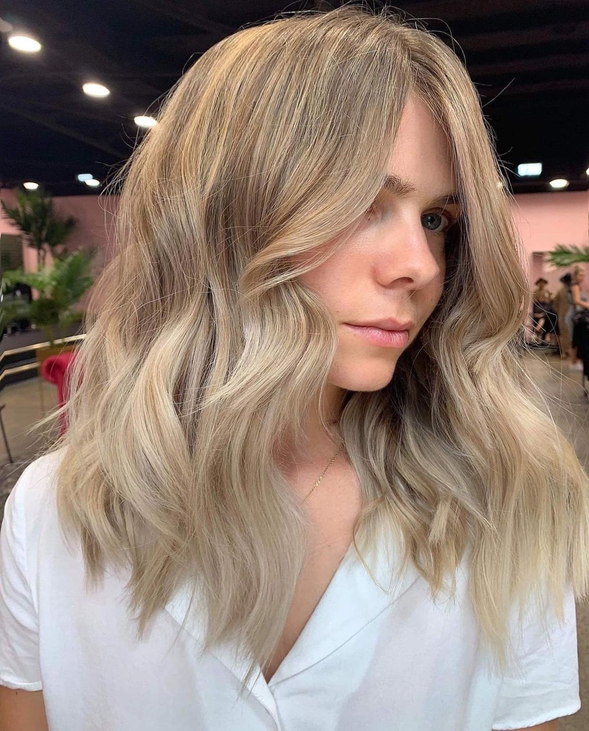 Thicker medium length Lob Cut