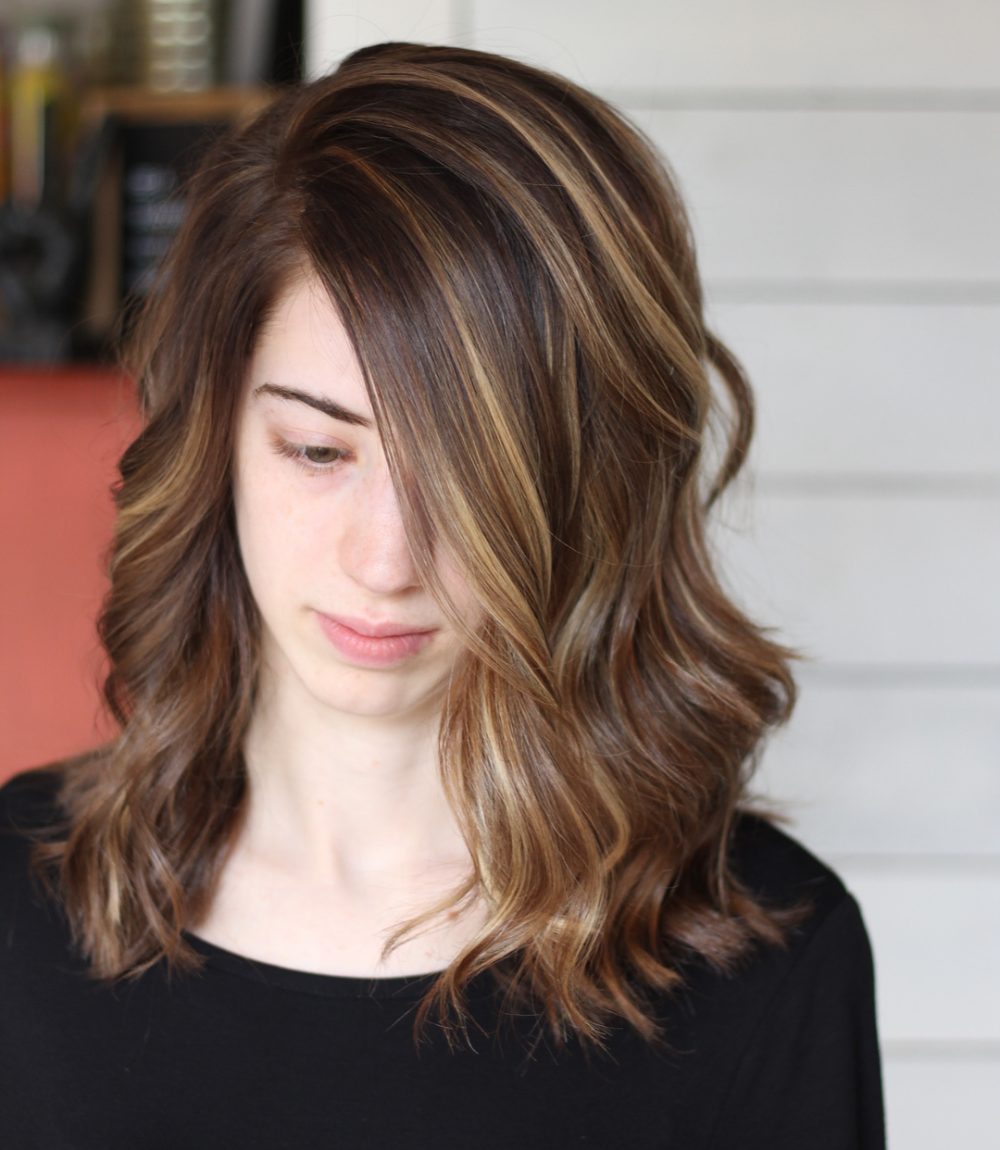 Warm Honey Balayage on Side-Parted Mid-Length Hair