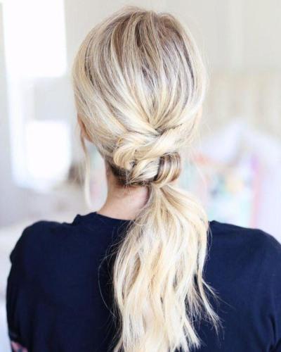 Wavy Knotted ponytail