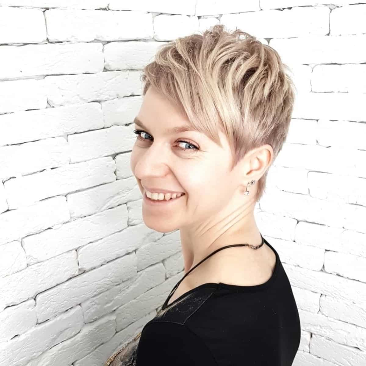 27 Textured Pixie Cut Ideas for a Messy, Modern Look
