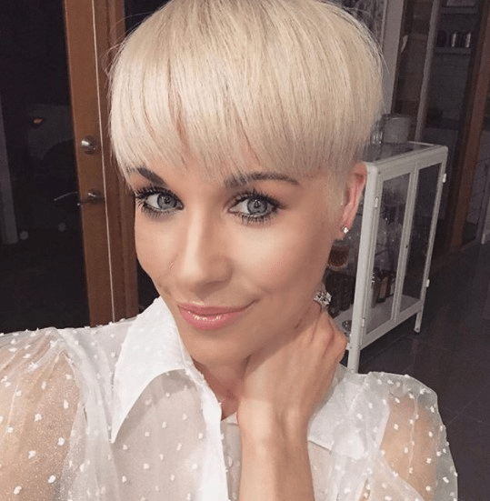 101 Popular Short Haircuts for Women to Try in 2024 (Hairstyles Guide)