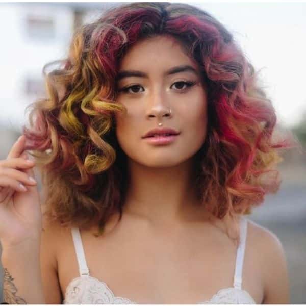 Yellow Pink Highlights For Medium Haircut For Wavy Hair