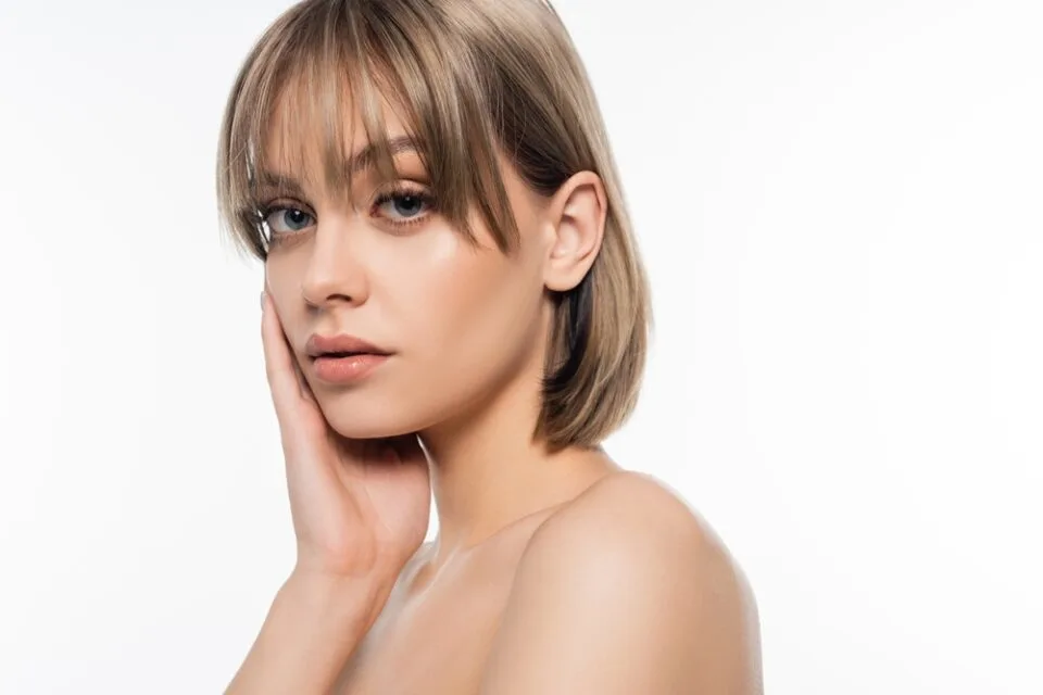 7 Trendy Examples of French Bangs