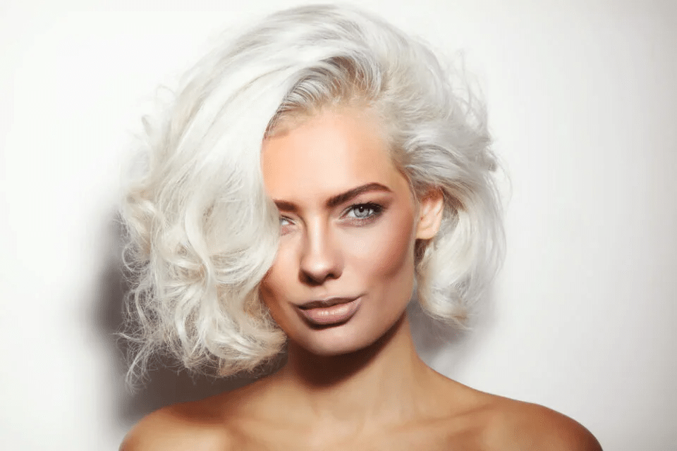 20 Shimmering Shades of Platinum Blonde Hair