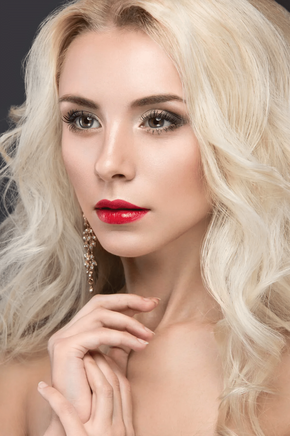 20 Shimmering Shades of Platinum Blonde Hair