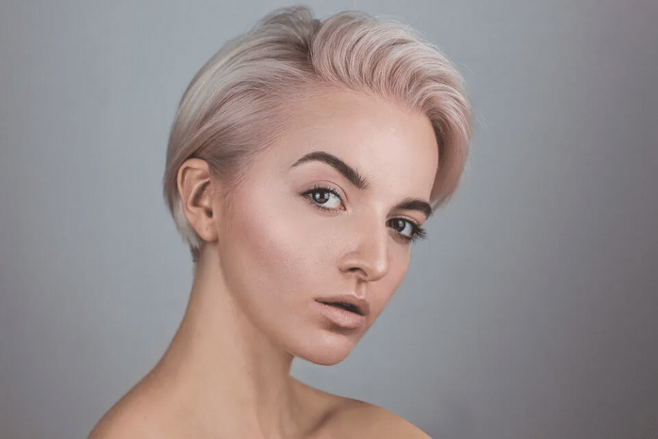 20 Shimmering Shades of Platinum Blonde Hair