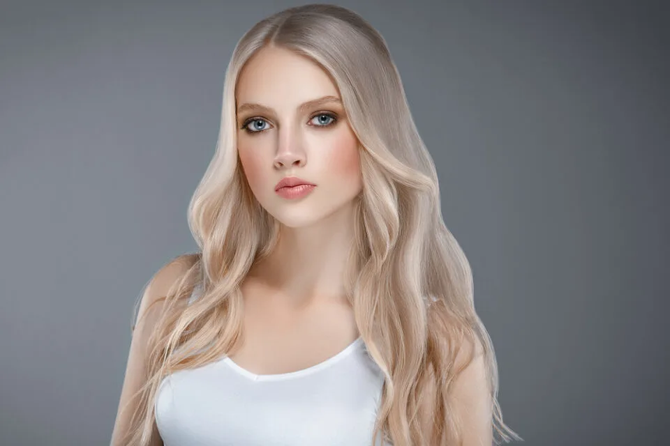 20 Shimmering Shades of Platinum Blonde Hair