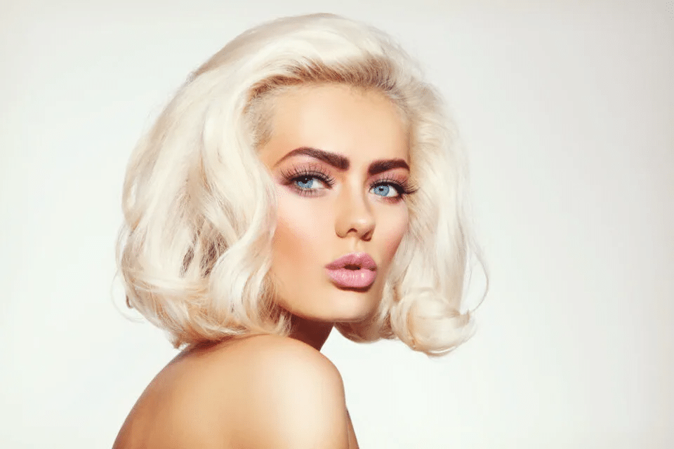 20 Shimmering Shades of Platinum Blonde Hair