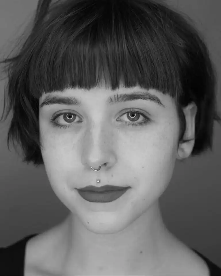 32 Chic and Edgy Styles Featuring Choppy Bangs for Women