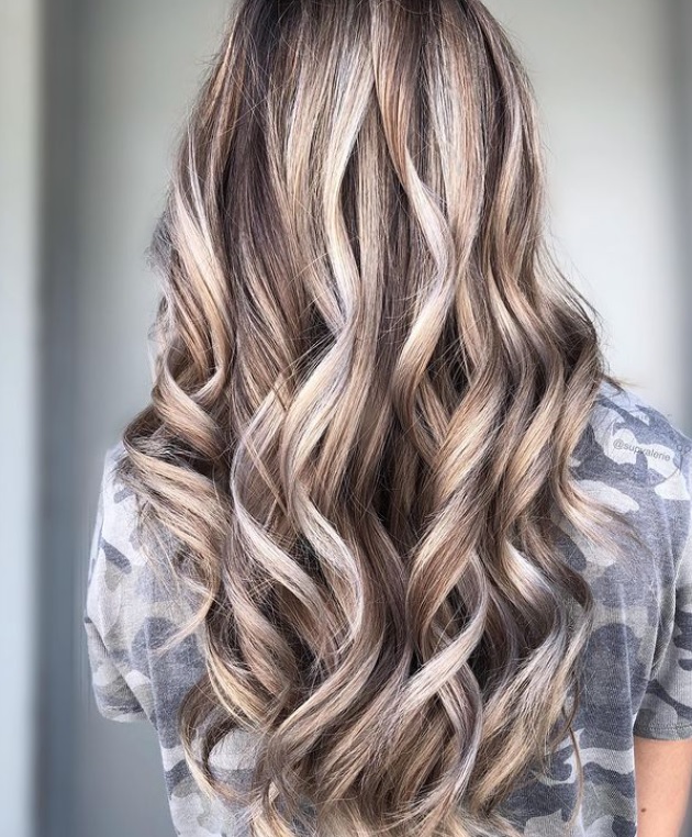 Long-Layered-Highlighted-Hairstyle
