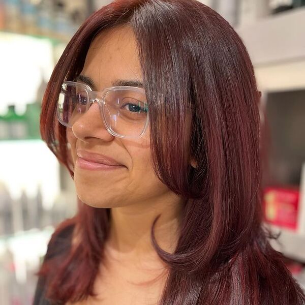 a woman wearing a eyeglasses