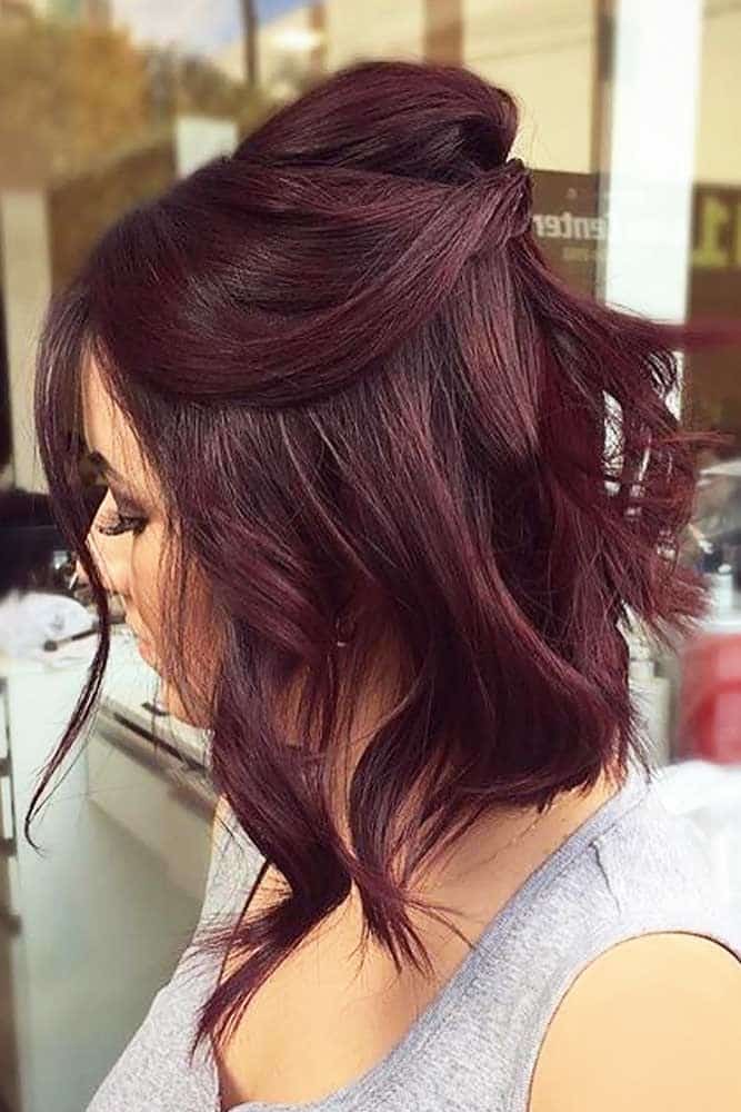 Messy Medium Half-Up Red #mediumhair #mediumhairstyles