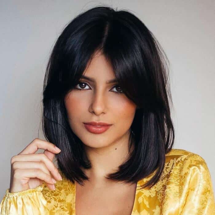 12 Adorable Ideas For Middle Part Bob In 2024