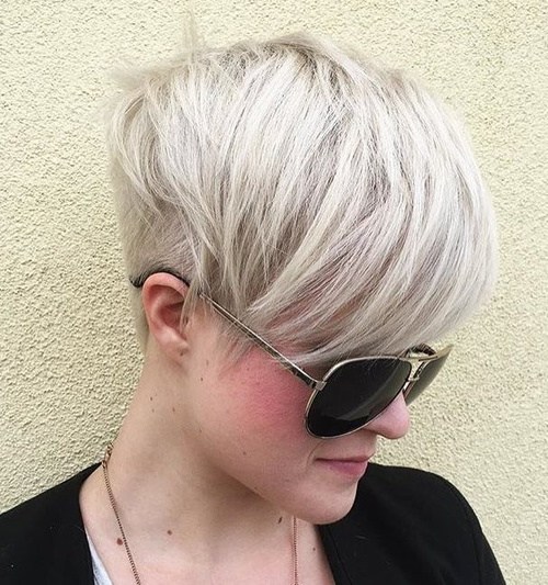 22 Pretty Short Haircuts for Women