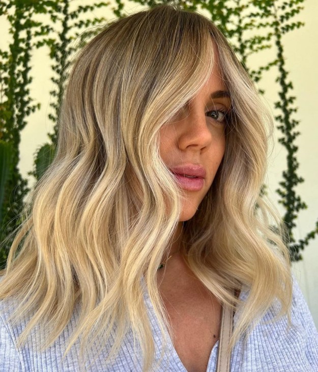 Light Brown Hairstyle with Warm Blonde Ends